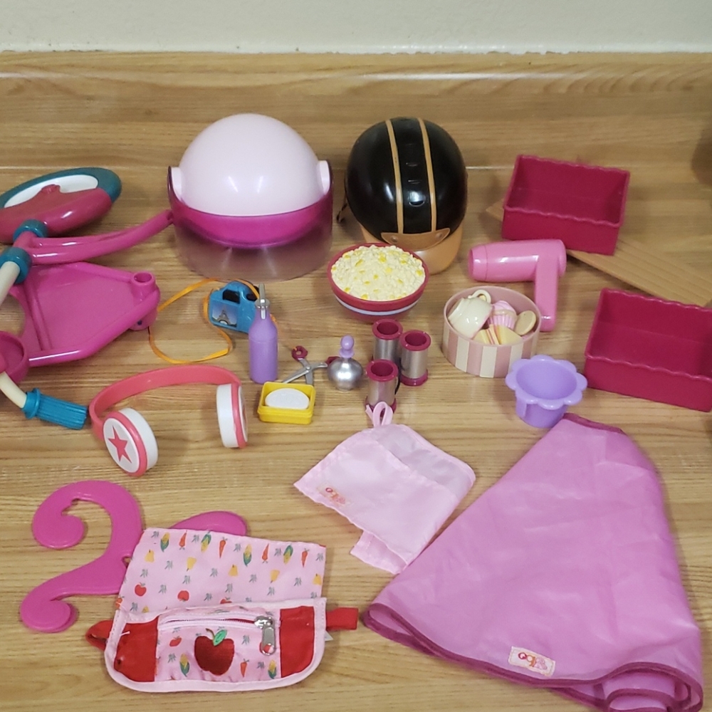 OUR GENERATION DOLL ACCESSORIES - Picture 15 of 16
